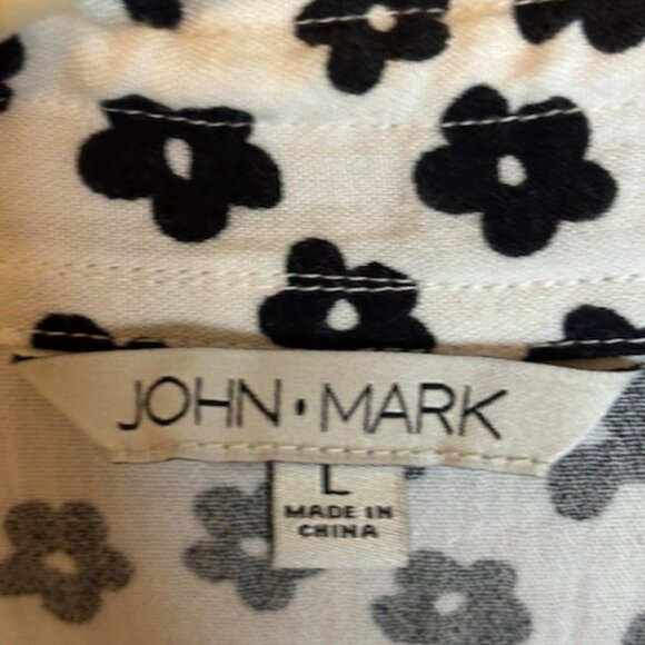 John Mark Blouse Women's Size Large Floral Short Sleeve Office Black White - Picture 3 of 4